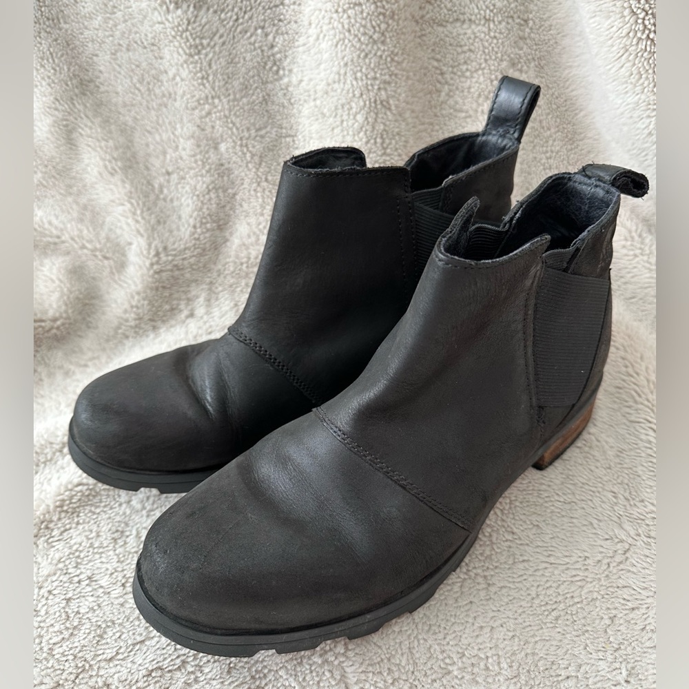 Sorel Emilie Chelsea Boots